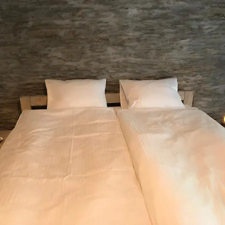 Le Nid D'hirondelle Bed & Breakfast