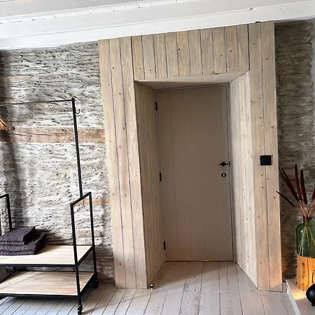 Le Nid D'hirondelle Bed & Breakfast *