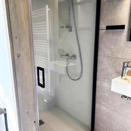 Le Nid D'hirondelle Bed & Breakfast 3*