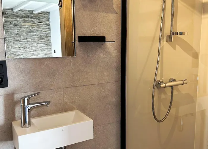 Le Nid D'hirondelle Frühstückspension 3*